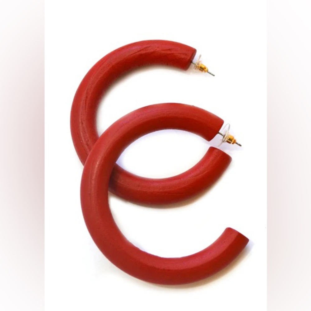 NWT Betsy Pittard Designs Patton 2.5" Hoop Statement Earrings in Red